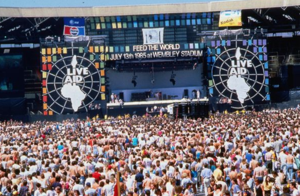 ライブエイドのクイーン(QUEEN)の曲目やセットリストと動画!出演者も ENGLISH PARTY